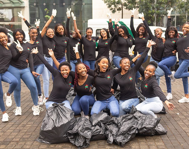 White Star Miss Soweto Top 40 Contestants Embark on City Clean-Up Mission Article Image