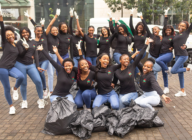 White Star Miss Soweto Top 40 Contestants Embark on City Clean-Up Mission Article Image
